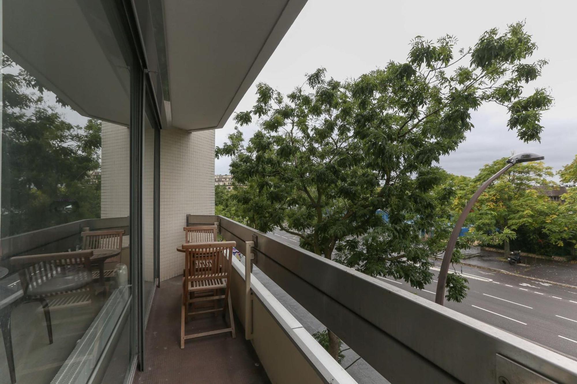 Appartement In With Balcony